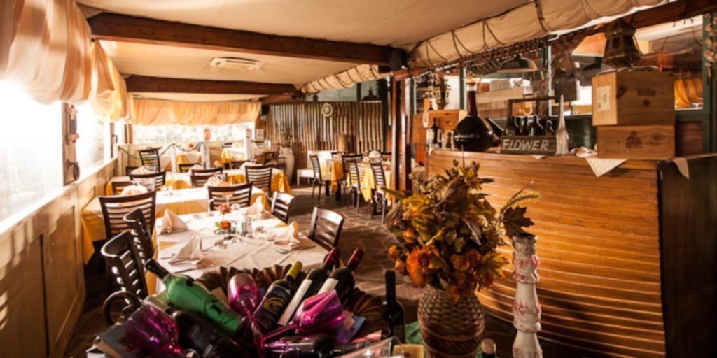 Hotel Il Cavaliere Nero ตีร์เรเนีย ภายนอก รูปภาพ
