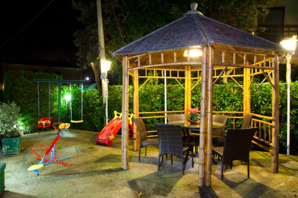 Hotel Il Cavaliere Nero ตีร์เรเนีย ภายนอก รูปภาพ